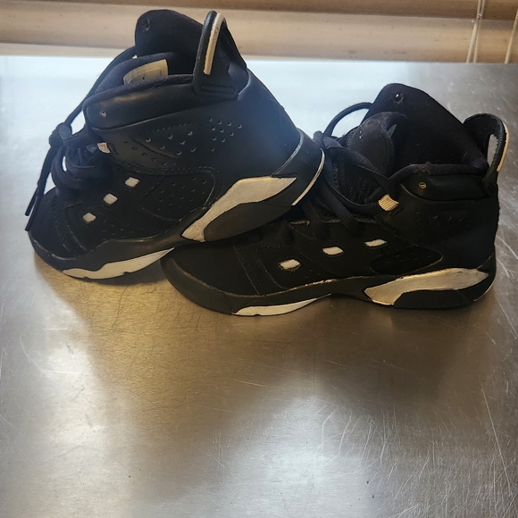 Nike Jordan's kids size 11c - Picture 3 of 6